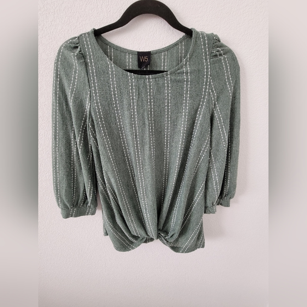 W5 Green and white top